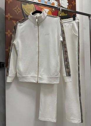 Жіночий костюм guess