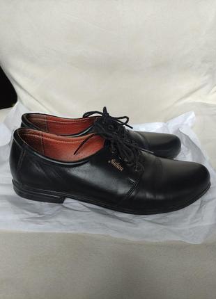 Туфлі чорні шкіряні жіночі