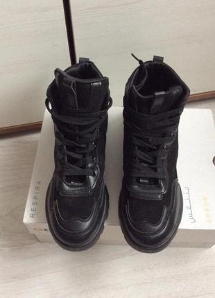 Кроссовки в стиле диор