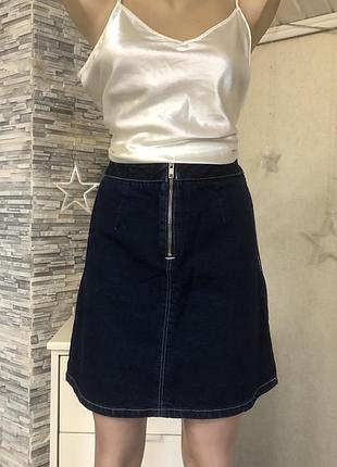 Джинсова спідниця , на замок , ззаді має дві кишені , розмір 35 , denim