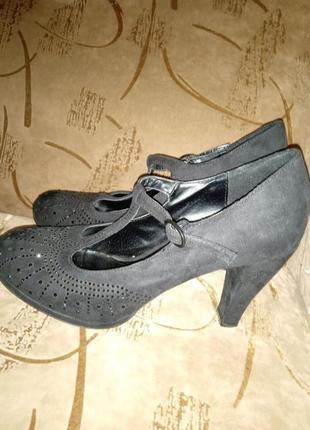 Туфлі жіночі