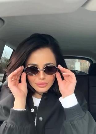Чорні окуляри з пірсингом та срібною оправою!
