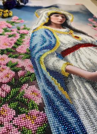 Беременная демисезонная мария