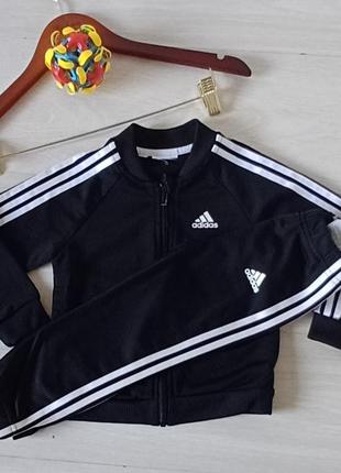 Спортивный костюм adidas  на мальчика