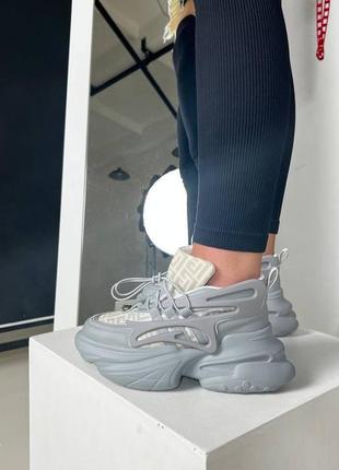 1346 кросівки трендові на високій підошві