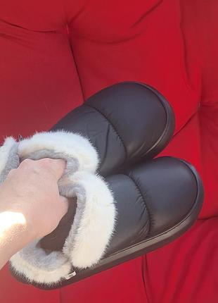 Чорні короткі жіночі уги з бантиком