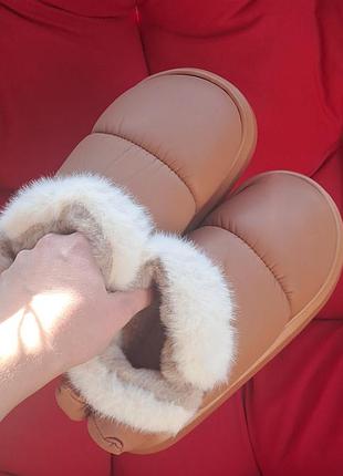 Чорні короткі жіночі уги з бантиком