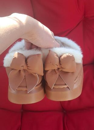 Коричневі зимові короткі хутряні угги з бантиком, автоледі з хутром, дутики зимові жіночі