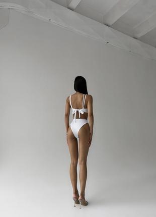 Жіночий білий суцільний купальник "shine"9 фото