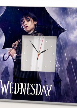 Годинник «венздей. wednesday. сімейка аддамс» сувенір фанатам серіалу netflix, стильна прикраса спал