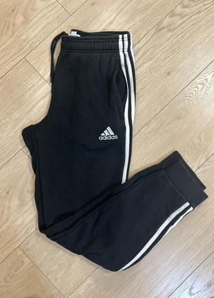 Спортивные штаны adidas