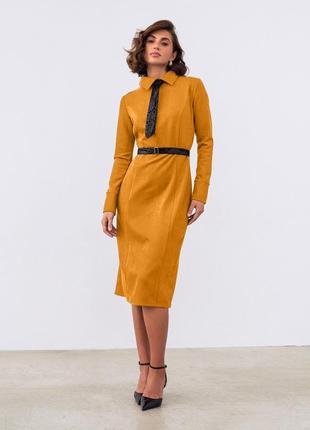 Платье-футляр из замши