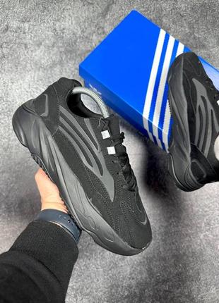 Adidas yeezy 700 black