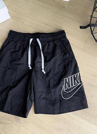 Нейлоновые шорты nike