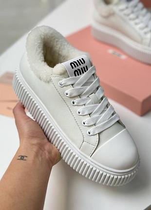 Кроссовки белые на овчине в стиле miumiu