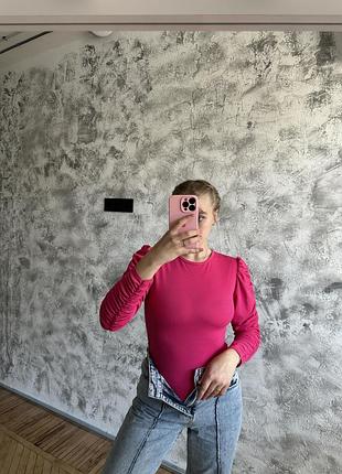 Ніжний базовий боді з рукавом