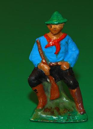 Ковбой з рушницею 70-75мм ндр гдр (масса-композит)  40-50ті роки