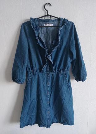 Короткое джинсовое платье с рюшами zara