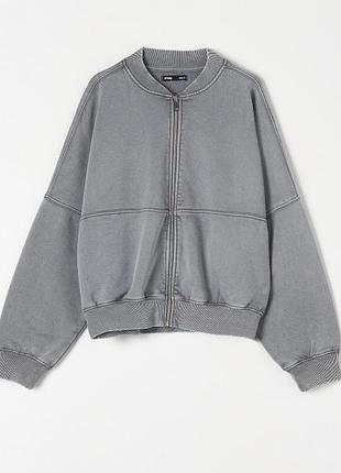 Свитшот-бомбер бренда sinsay