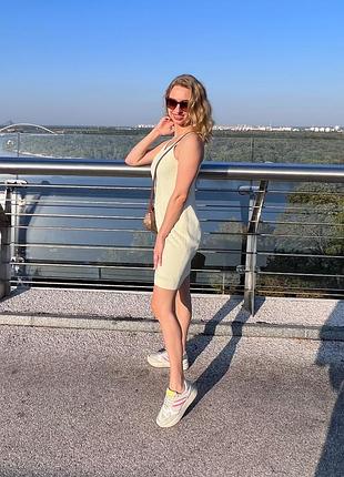 Сукня молочна на бретелях і блискавці