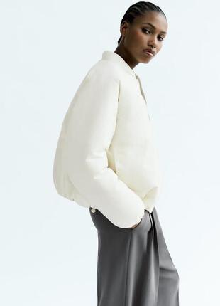 Бомбер курточка молочная zara m ветровка света
