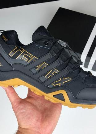 Мужские кроссовки adidas terrex swift r2 gtx черные золотые