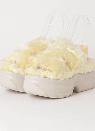 Пушистые ugg на платформе босоножки