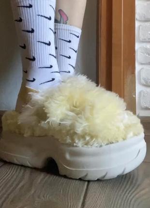 Пушистые ugg на платформе босоножки2 фото