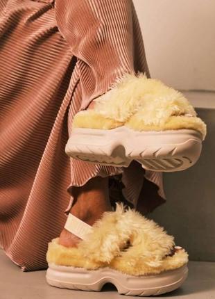 Пушистые ugg на платформе босоножки5 фото