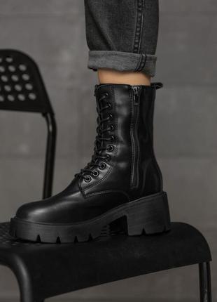 Женские ботинки black