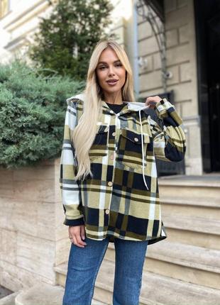 Тепла сорочка oversize в клітинку з капюшоном