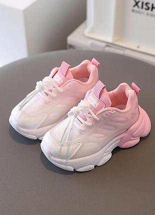 Літні кросівки