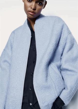 Бомбер куртка букле голубой zara