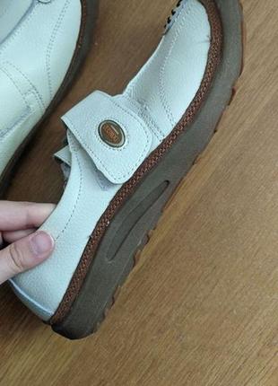 Шкіряні мокасини на липучці в гарному стані