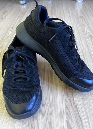 Кроссовки черные  skechers