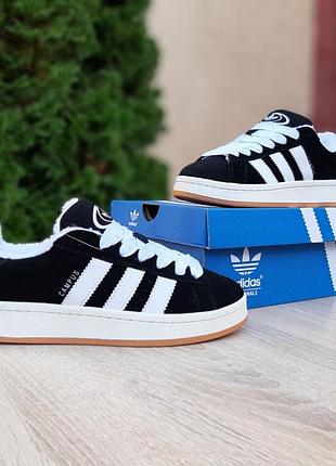 Кроссовки ad1das campus черные с белым на бежевой ступне