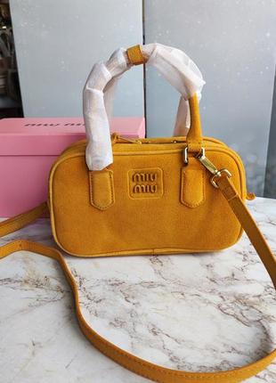 Замшевая сумка miu miu
