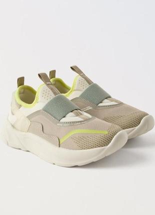 Кроссовки zara