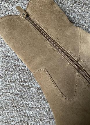 Нові козаки з натуральної замші stradivarius