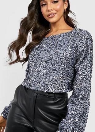 Топ з блискітками boohoo