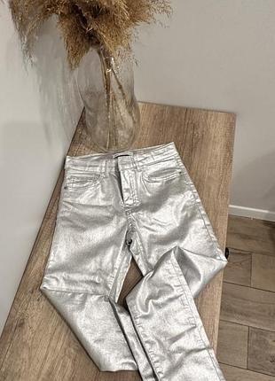 Модные джинсы zara