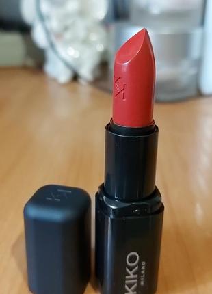 Помада кико