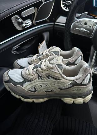 Кроссовки asics