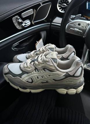 Женские кроссовки asics gel-nyc beige grey ассикс бежевого с серым цветами