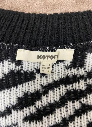 Жилет жіночий вʼязаний