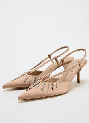 Відкриті туфлі зі стразами zara