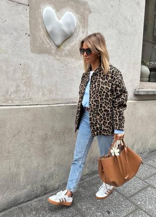 Жіночий леопардовий бомбер