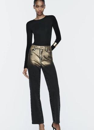 Джинсы straight zara металлизированные, с золотым напылением2 фото