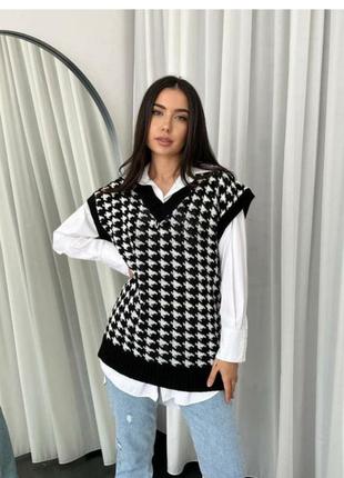 Жилетка в гусину лапку