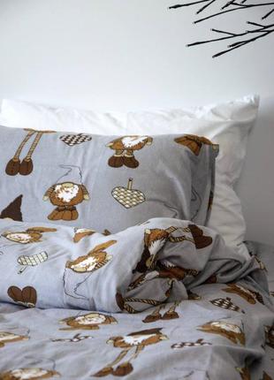 Новорічна фланелева полуторна двухспальна євро сімейна постільна білизна 
новорічний двухспальний полуторний євро сімейний  комплект постільної3 фото